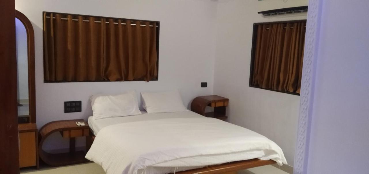 Agrawal Bhavan Budget Stay Only For Indians Мумбаи Экстерьер фото